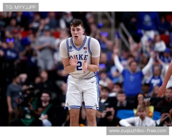 弗拉格对阵黄蜂狂砍49分，独行侠新秀闪耀NBA常规赛舞台。